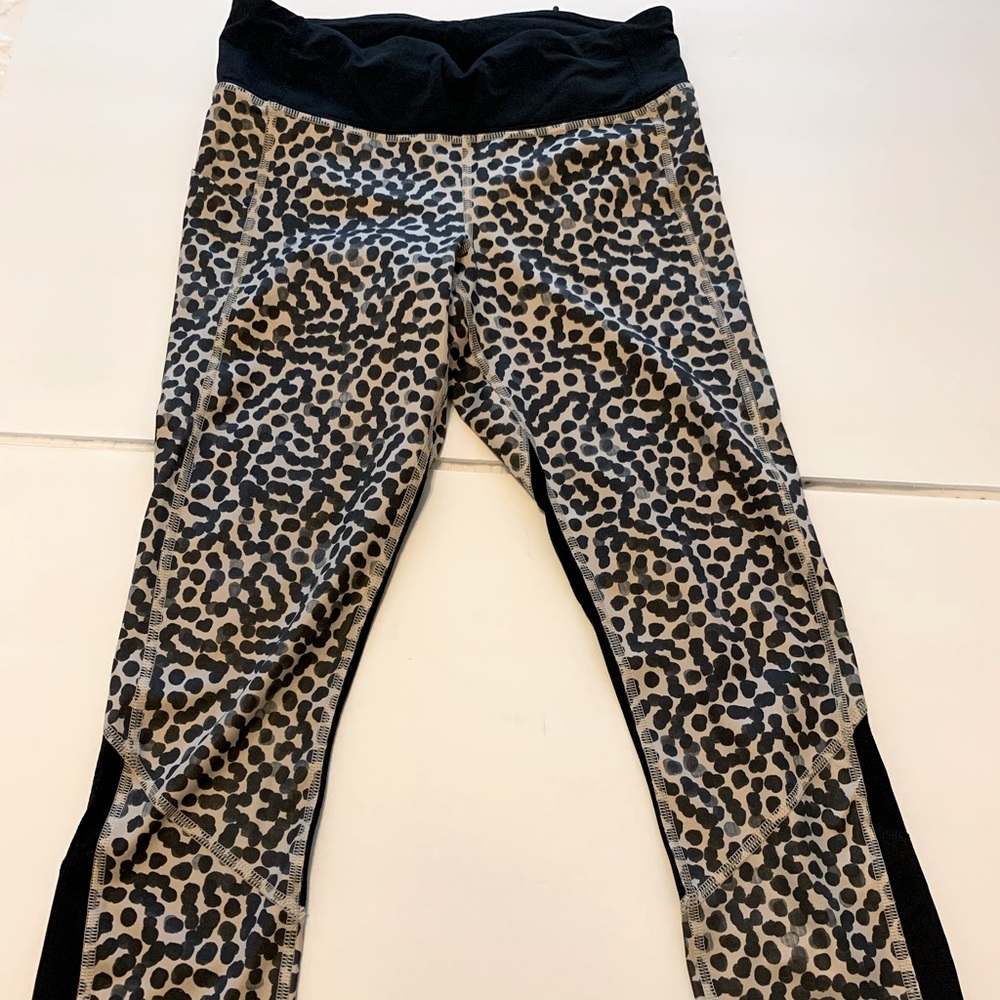 Lululemon Inspire crop leggings- size 4